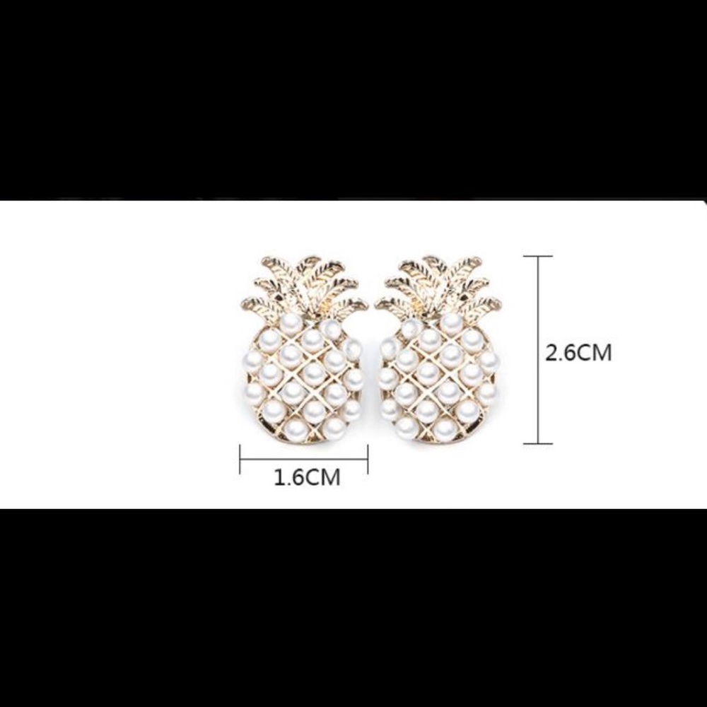 Pineapple Pearl Earrings - Picture 6 of 7